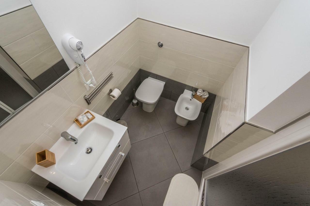 B&B Lo&G Lascari Luaran gambar
