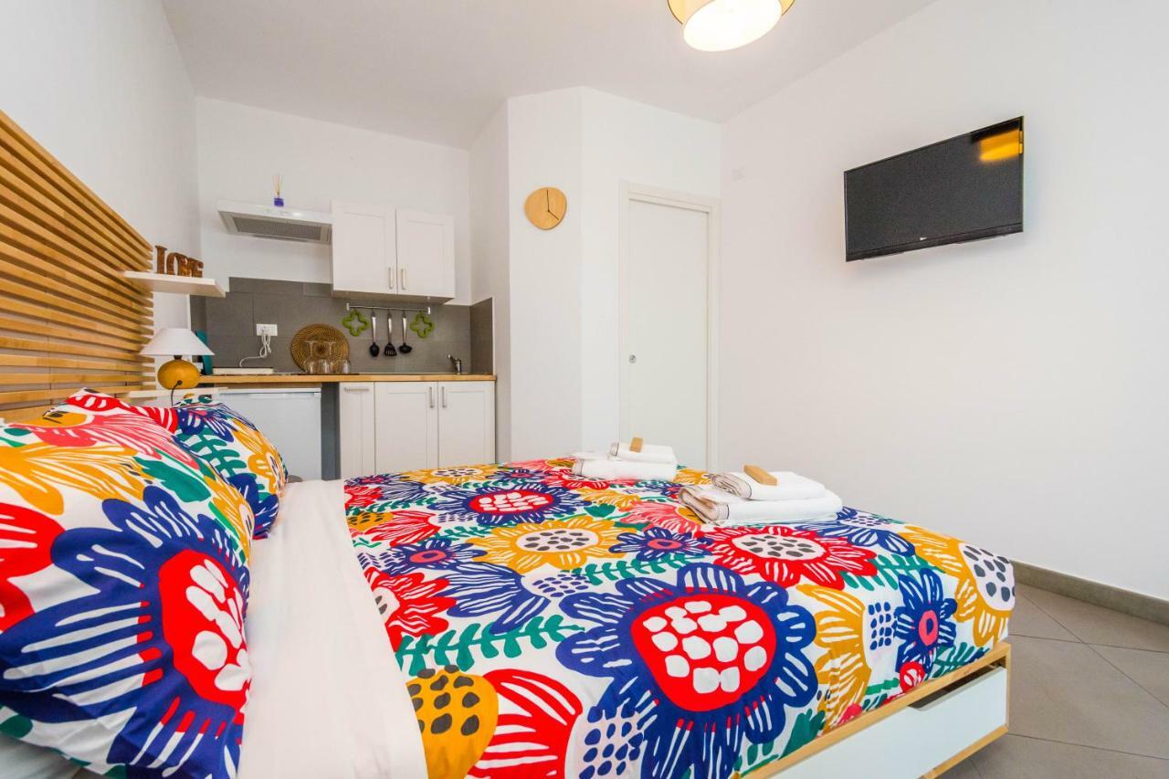 B&B Lo&G Lascari Luaran gambar