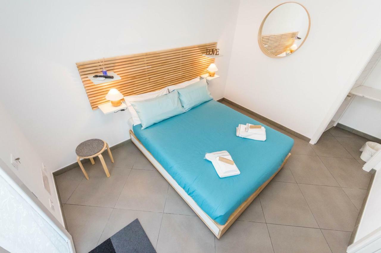 B&B Lo&G Lascari Luaran gambar