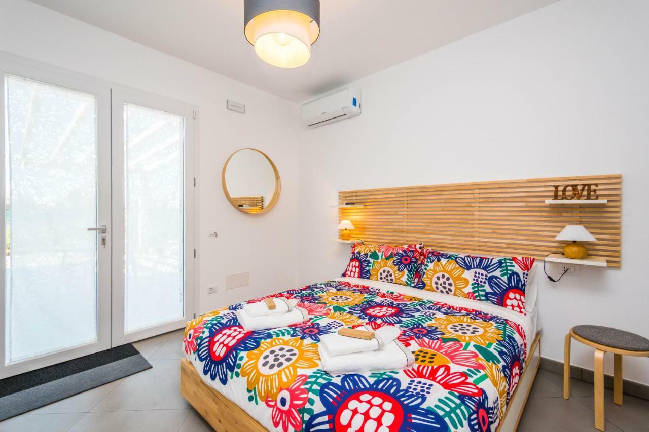 B&B Lo&G Lascari Luaran gambar