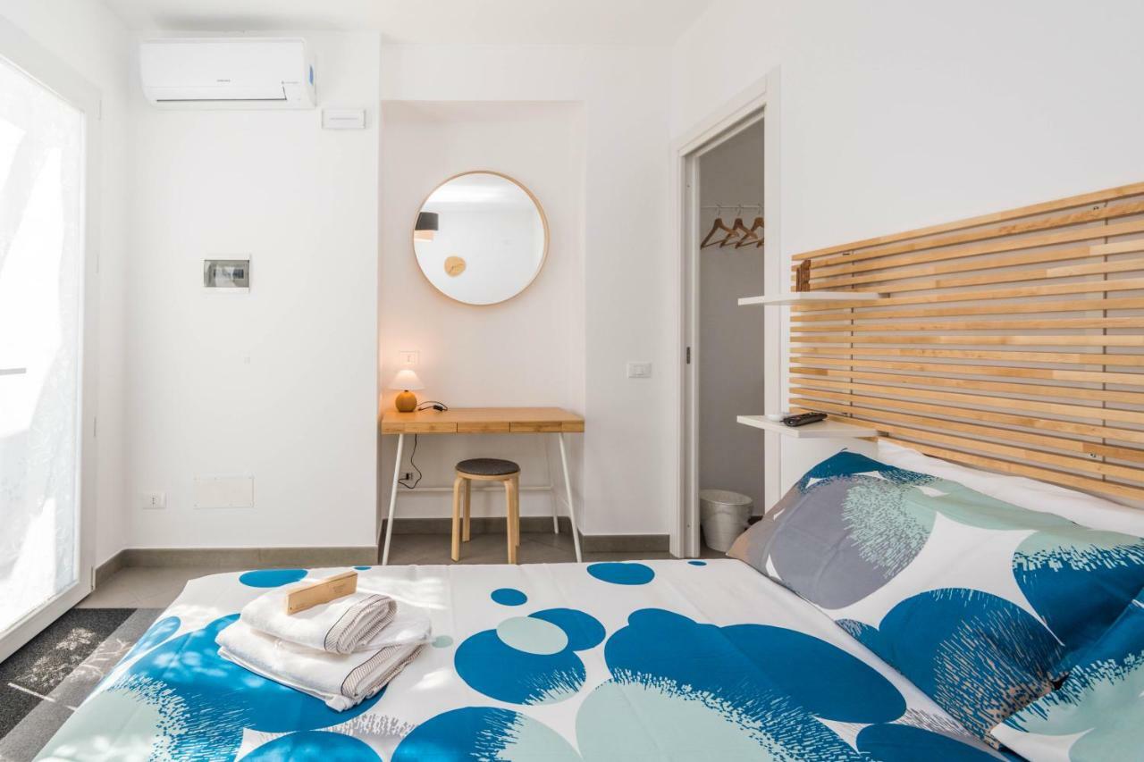 B&B Lo&G Lascari Luaran gambar